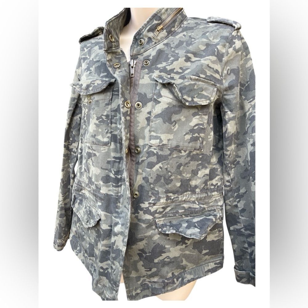 a.n.a A NEW APPROACH CAMOFLAUGE UTILITY JACKET GREEN POCKETS ZIP SNAP BUTTONS PM